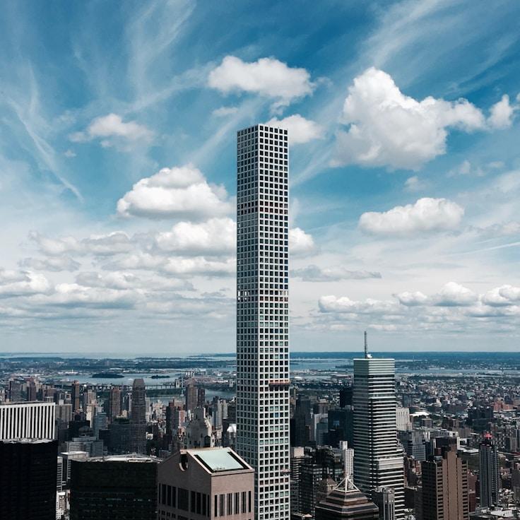 Parents evaluating schools in Italy